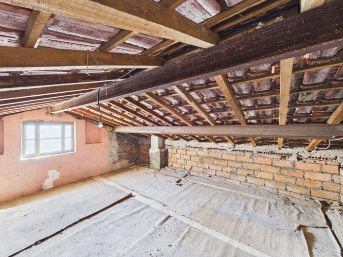 Image No.17-6 Bed House for sale