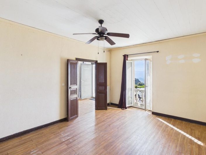 Image No.5-6 Bed House for sale