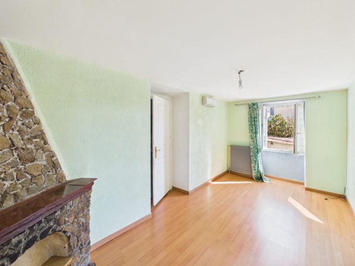 Image No.7-6 Bed House for sale