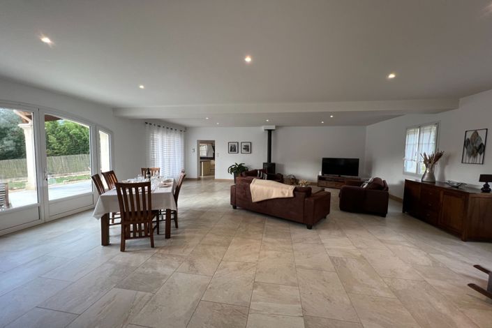 Image No.4-4 Bed House for sale