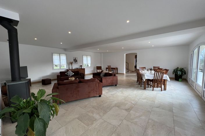 Image No.5-4 Bed House for sale