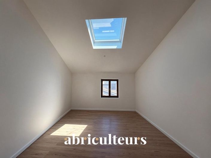 Image No.2-2 Bed House for sale