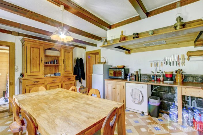 Image No.13-2 Bed House for sale