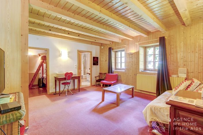 Image No.9-2 Bed House for sale