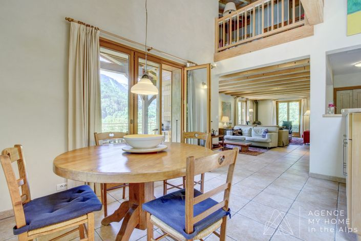 Image No.28-4 Bed Property for sale