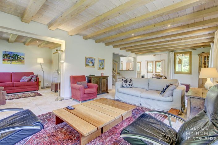 Image No.4-4 Bed Property for sale
