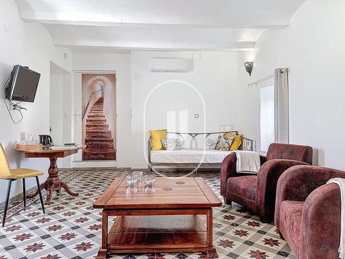 Image No.7-5 Bed House for sale