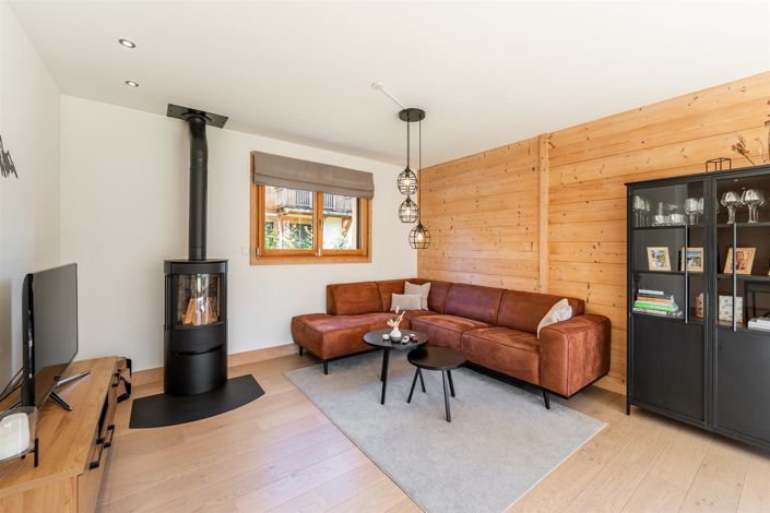Image No.8-4 Bed House for sale