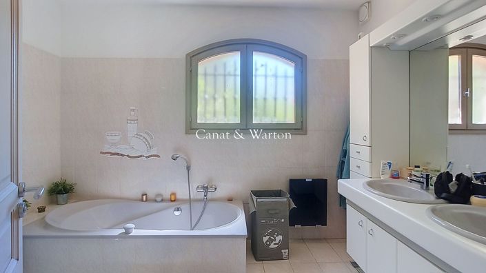 Image No.9-4 Bed House for sale