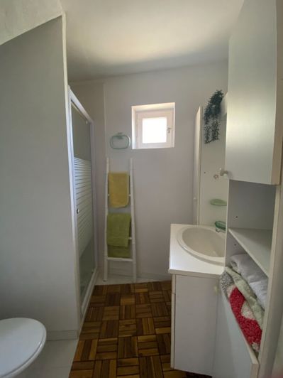 Image No.8-3 Bed House for sale