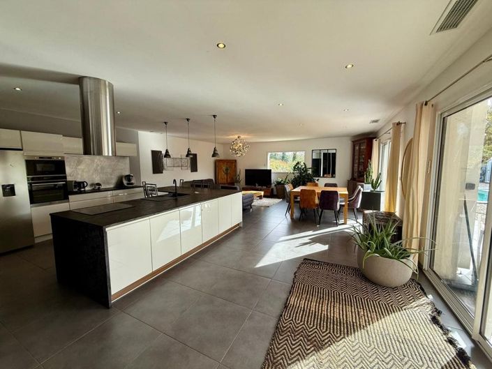 Image No.11-4 Bed House for sale