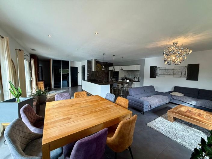 Image No.14-4 Bed House for sale