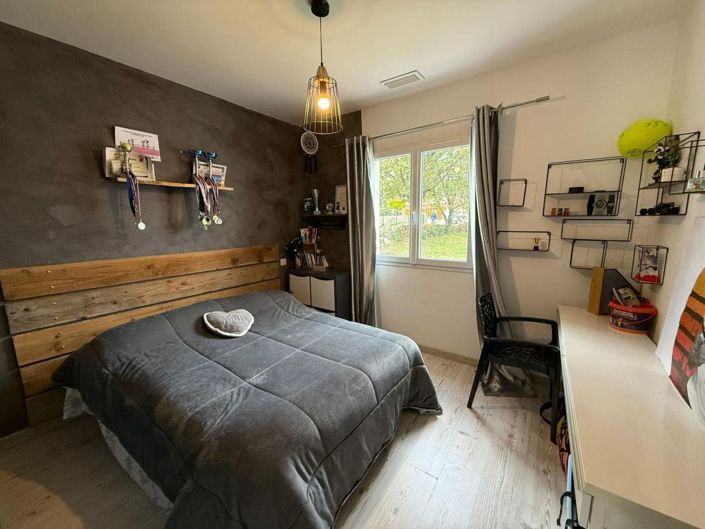 Image No.8-4 Bed House for sale
