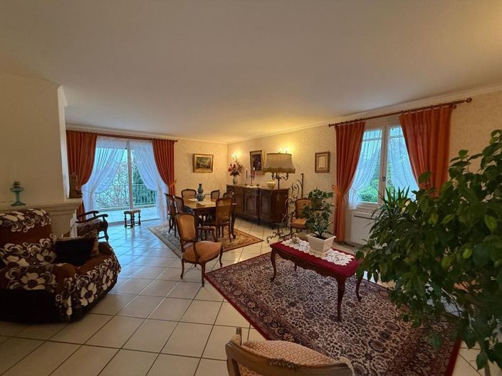 Image No.12-3 Bed House for sale