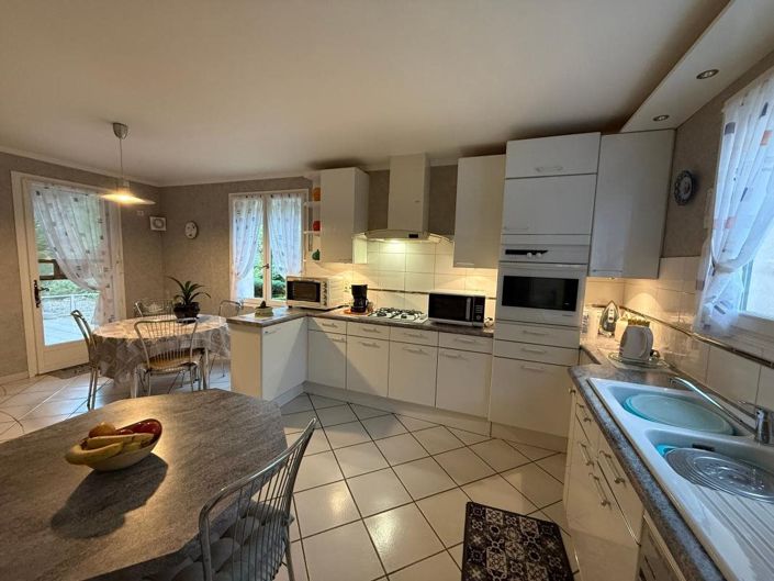 Image No.9-3 Bed House for sale
