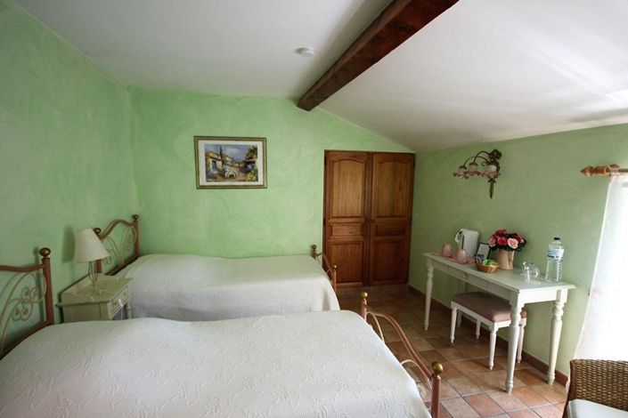 Image No.19-8 Bed House for sale