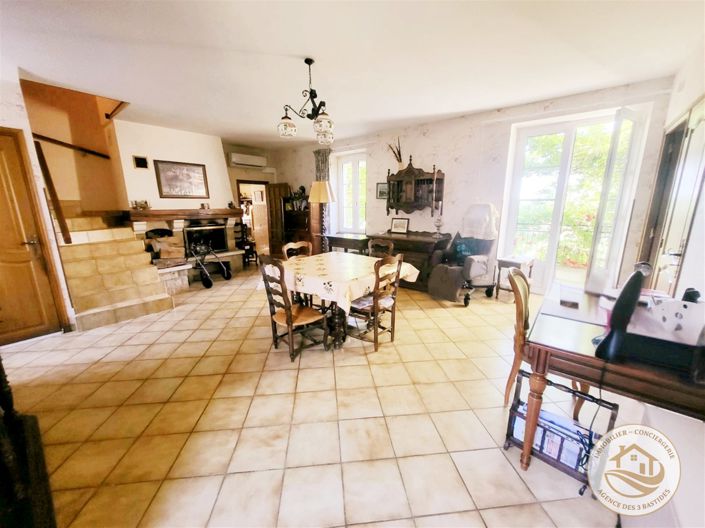 Image No.5-5 Bed House for sale