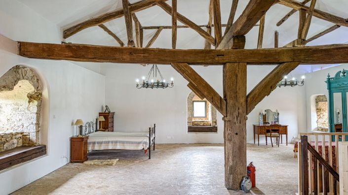 Image No.18-6 Bed House for sale