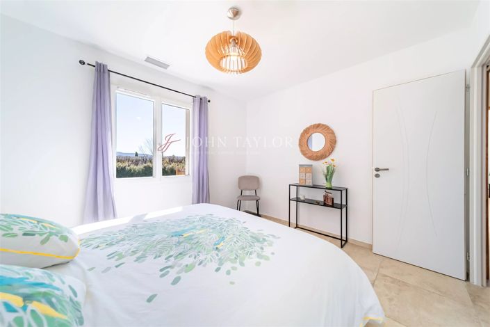 Image No.10-2 Bed House for sale