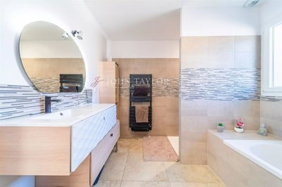 a2jyrtw83jv905dl11