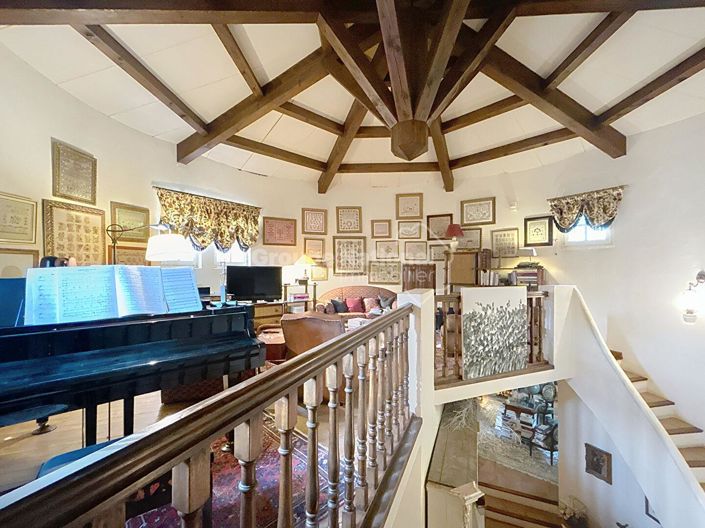Image No.17-5 Bed House for sale