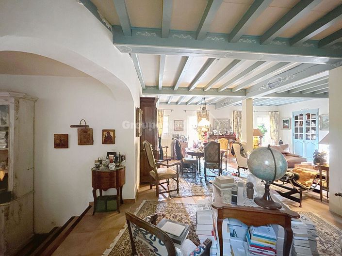 Image No.8-5 Bed House for sale