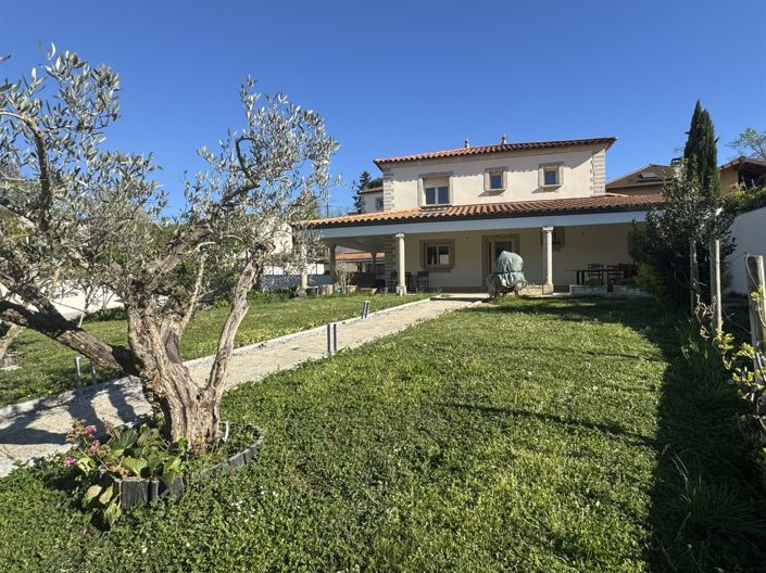 Image No.2-4 Bed House for sale