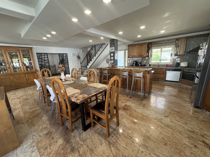 Image No.6-4 Bed House for sale