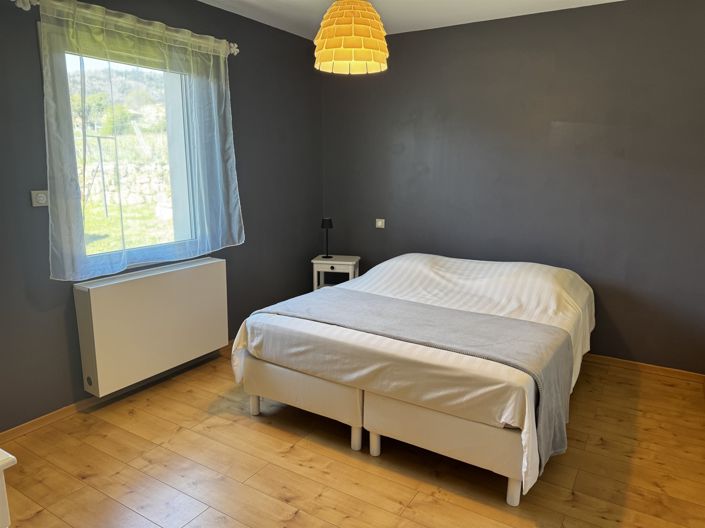 Image No.12-4 Bed House for sale