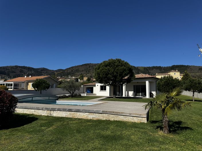 Image No.17-4 Bed House for sale