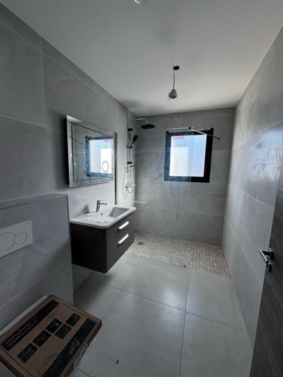Image No.7-3 Bed House for sale