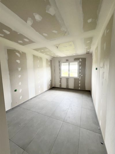 Image No.6-3 Bed House for sale