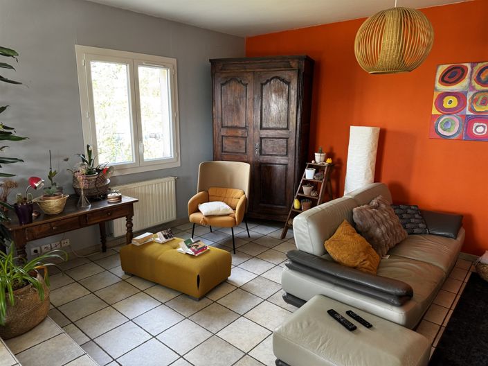 Image No.8-3 Bed House for sale