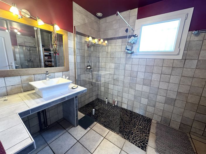 Image No.9-3 Bed House for sale