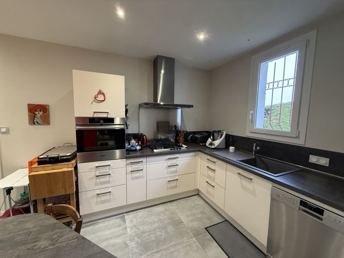 Image No.2-4 Bed House for sale