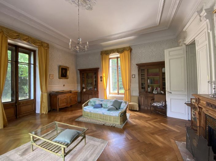 Image No.7-11 Bed House for sale