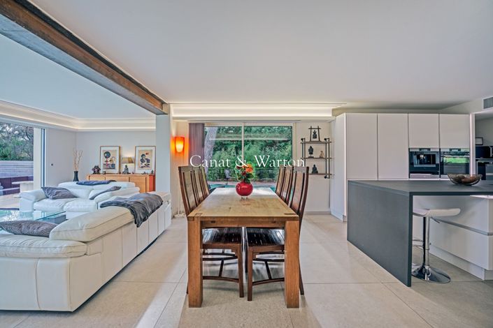 Image No.5-4 Bed House for sale