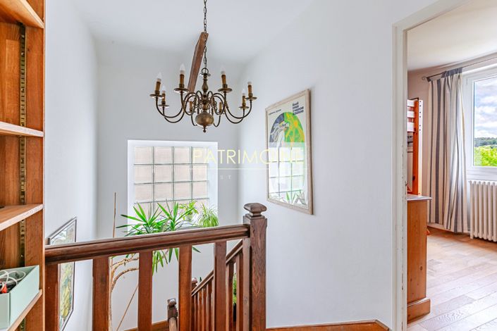 Image No.10-5 Bed House for sale