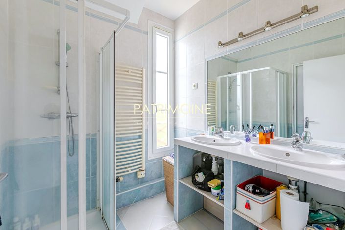 Image No.14-5 Bed House for sale