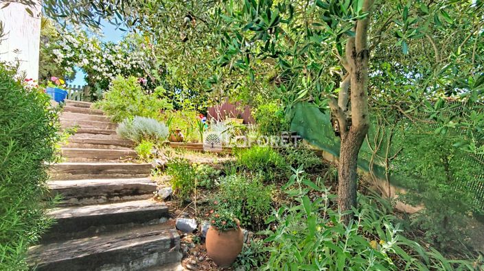 Image No.17-3 Bed House for sale
