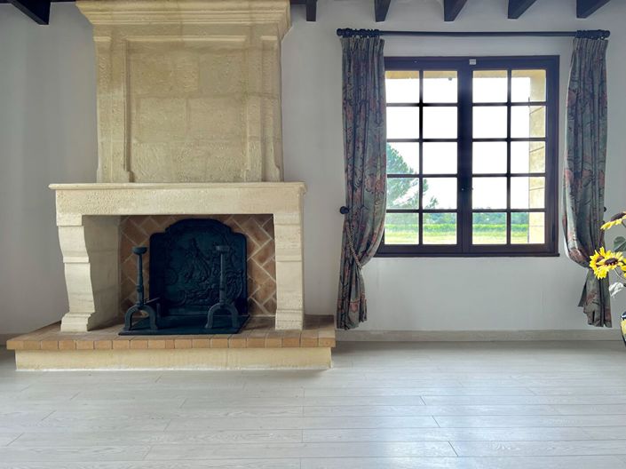 Image No.6-4 Bed House for sale