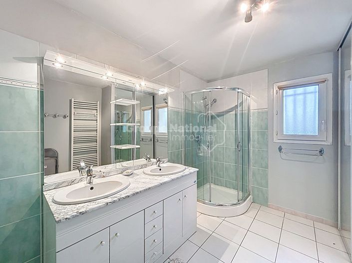 Image No.11-6 Bed House for sale
