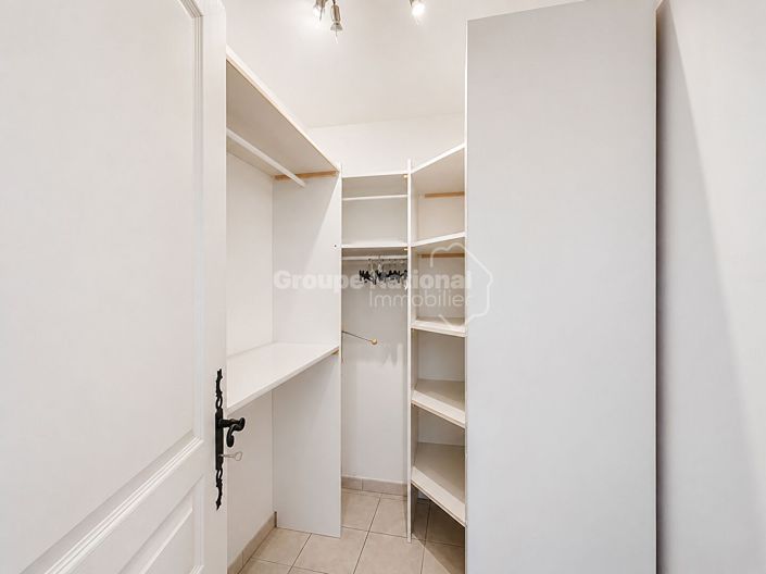 Image No.14-6 Bed House for sale