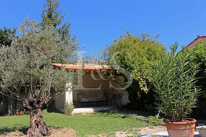 Image No.4-6 Bed House for sale
