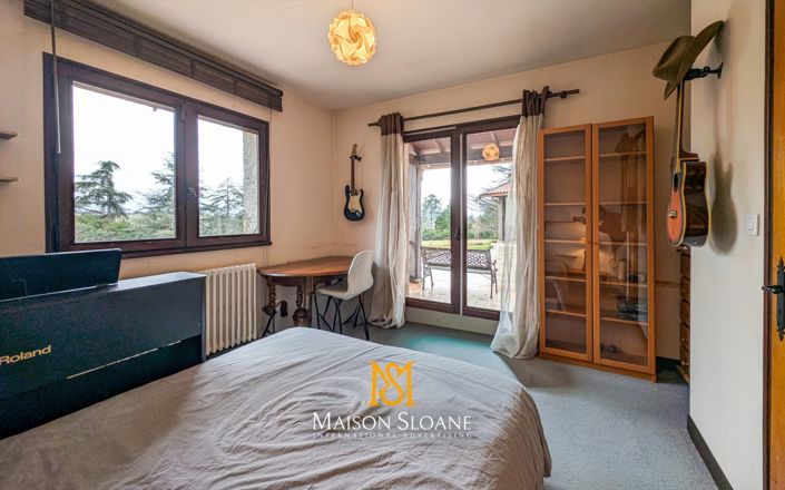 Image No.20-4 Bed House for sale