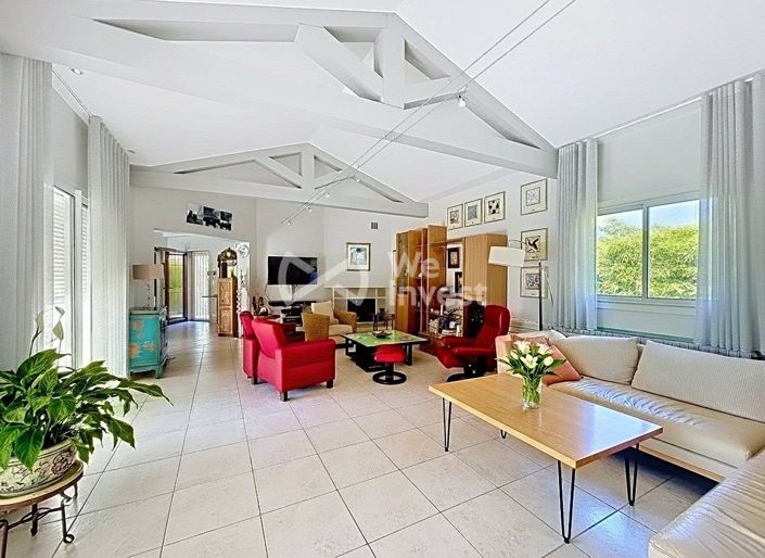 Image No.10-5 Bed House for sale