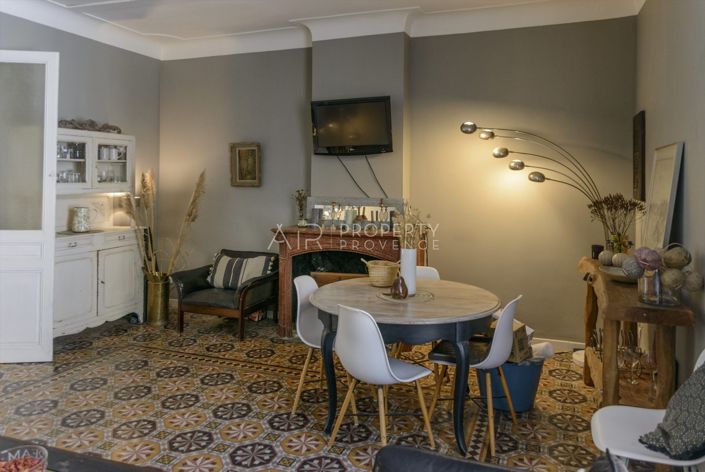 Image No.10-6 Bed House for sale