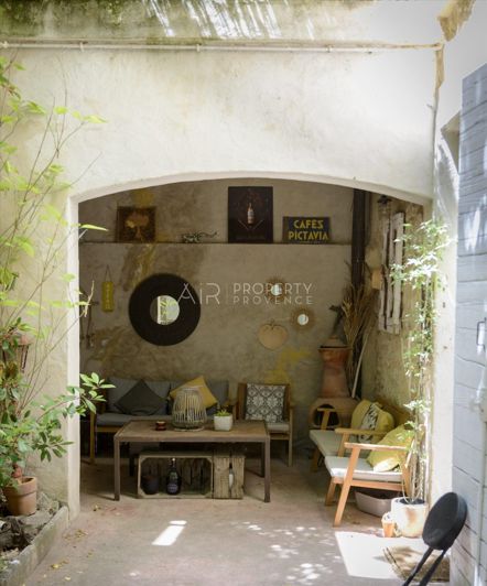 Image No.4-6 Bed House for sale