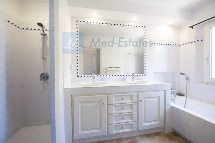 Image No.17-7 Bed House for sale