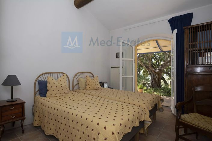 Image No.18-7 Bed House for sale